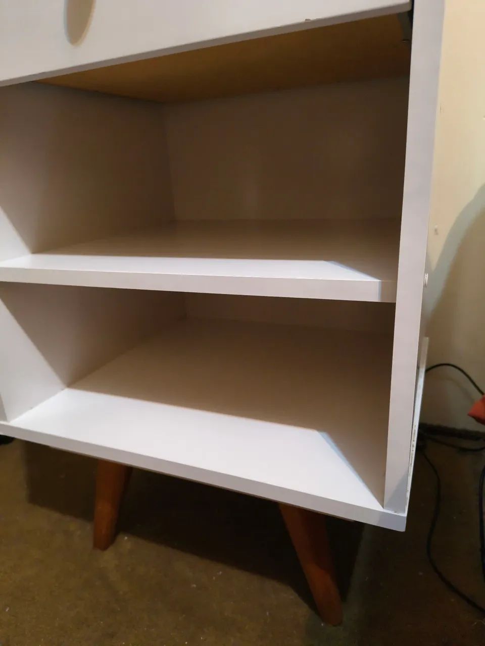 Mesa de cabeceira com Gaveta - Foto 4
