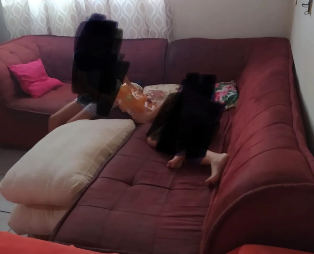 Sofá de canto, não entregamos 