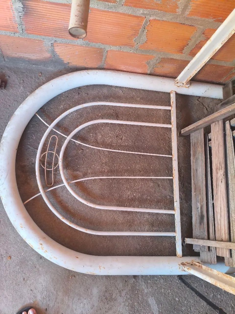 Cama de ferro solteiro 