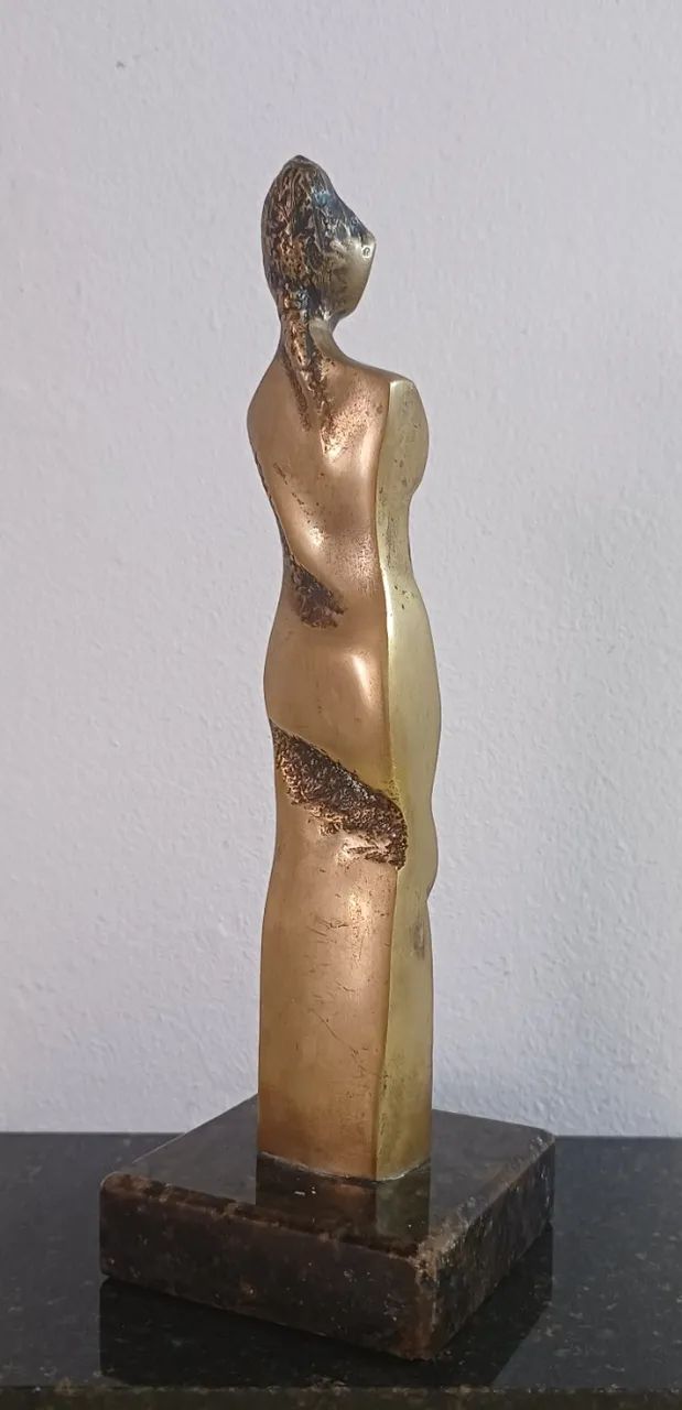 Escultura bronze maciço - 21 cm - assinado Wania - Foto 4