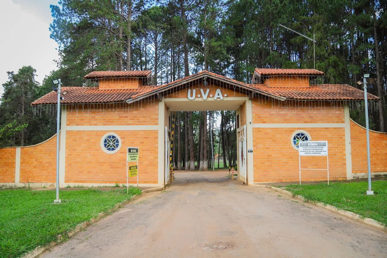 Vendo lindo lote clube UVA