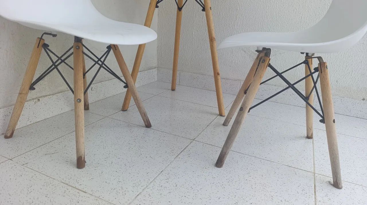 Mesa e 1 cadeira + 1 cadeira de brinde. - Foto 3