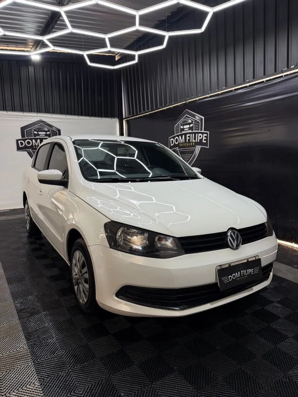 Volkswagen Voyage VOYAGE Trendline 1.0 T.Flex 8V 4p 2015