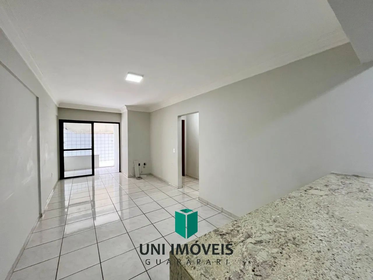 Apartamento 2 quartos com área externa e prédio com elevador por R$450 mil