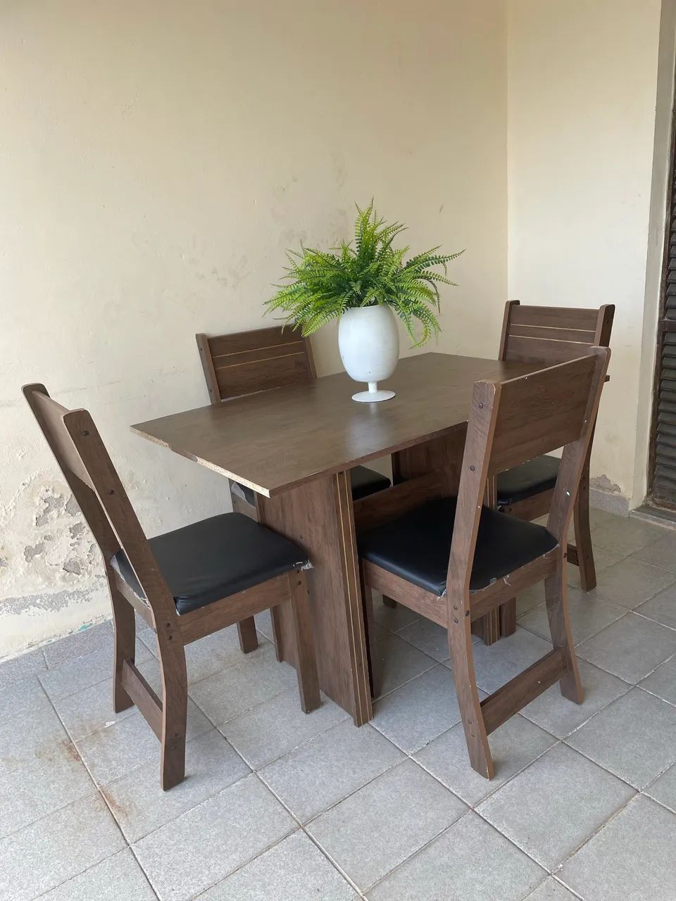 Mesa 4 cadeiras 
