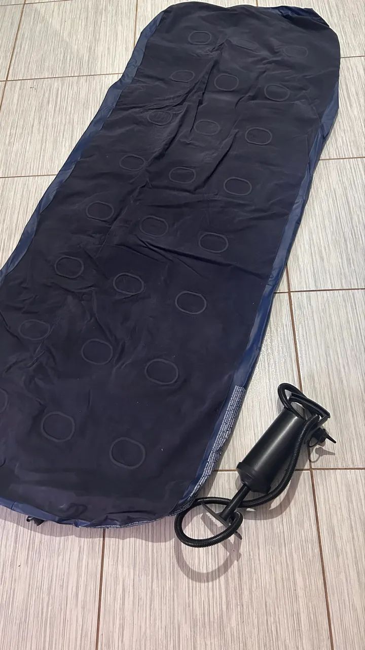 COLCHÃO INFLÁVEL DE SOLTEIRO + BOMBA - Foto 2