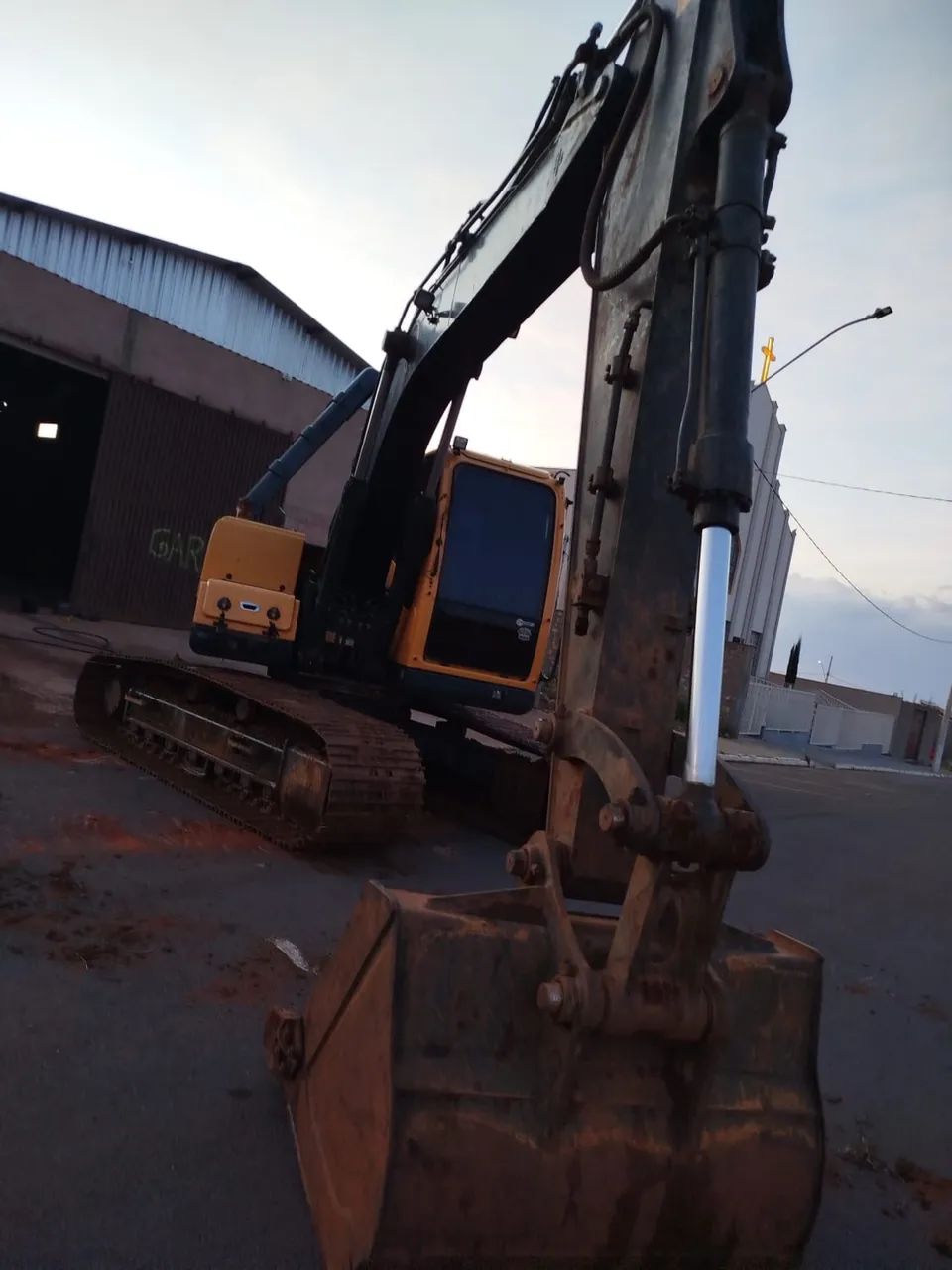 Escavadeira Hidráulica Hyundai Robex 150 LC  - Foto 3
