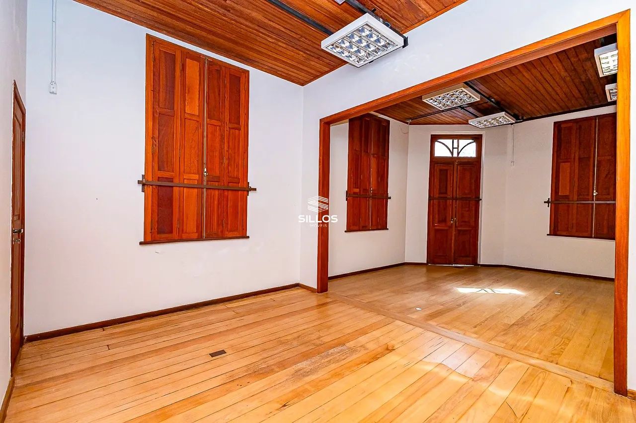 Casa Comercial com 415 m² para alugar no Centro de Curitiba - Foto 2