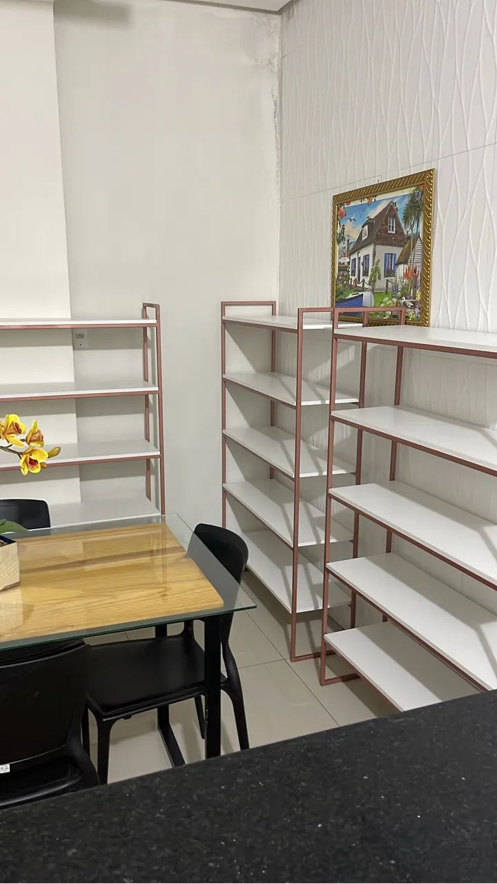 4 estantes prateleiras pra loja 