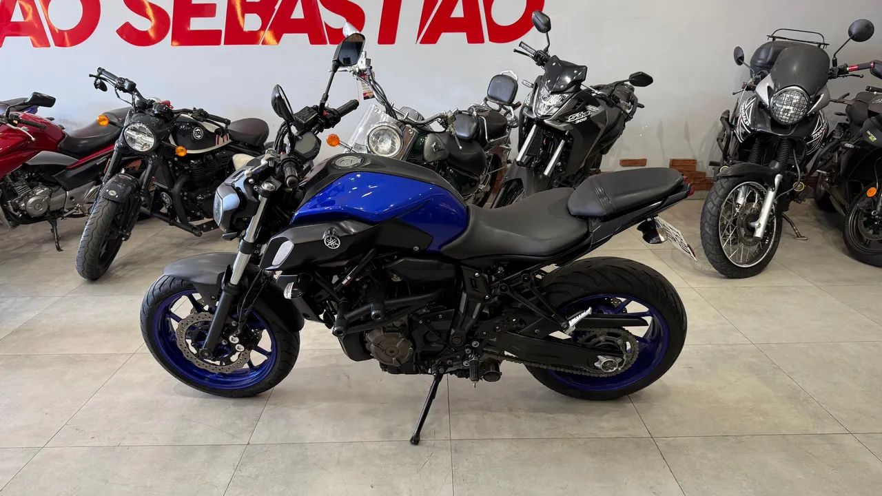 YAMAHA MT-07  - Foto 4
