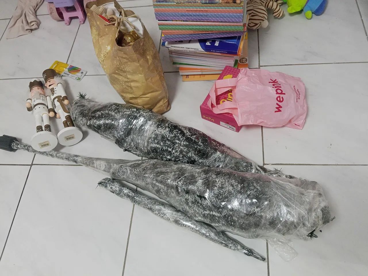 Árvore de Natal e adereços 