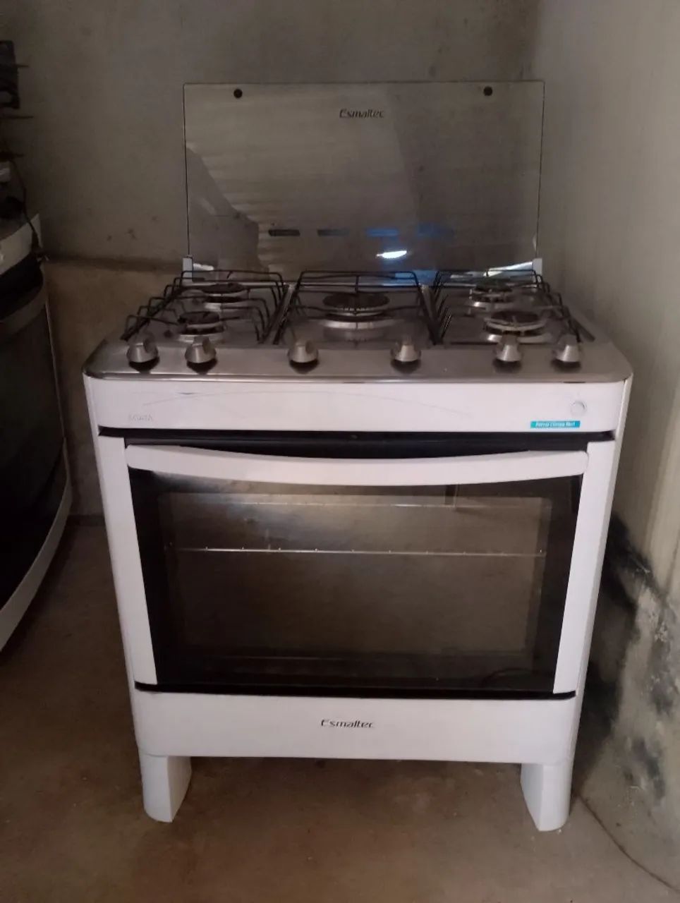 Fogão de cinco bocas com acendimento automático funcionando perfeitamente  - Foto 3
