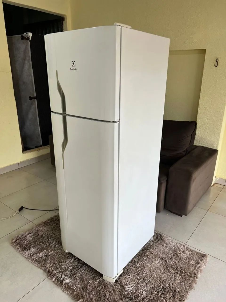 Geladeira Electrolux 362 litros seco em ótimo estado ((ENTREGO GRÁTIS)) - Foto 2