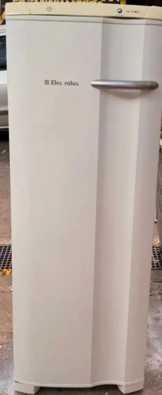 Freezer vertical Eletrolux 220l - Foto 2