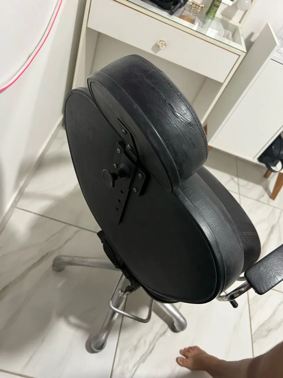 Cadeira de salão e mocho  - Foto 2