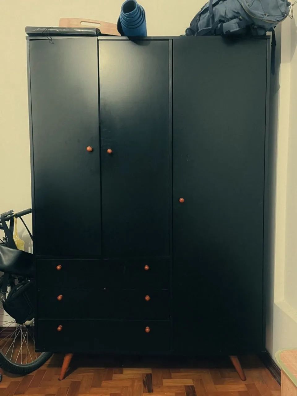 Guarda roupa de solteiro retrô