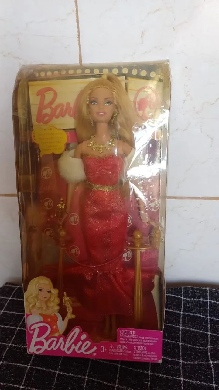 Barbie I Can Be Atriz com Caixa