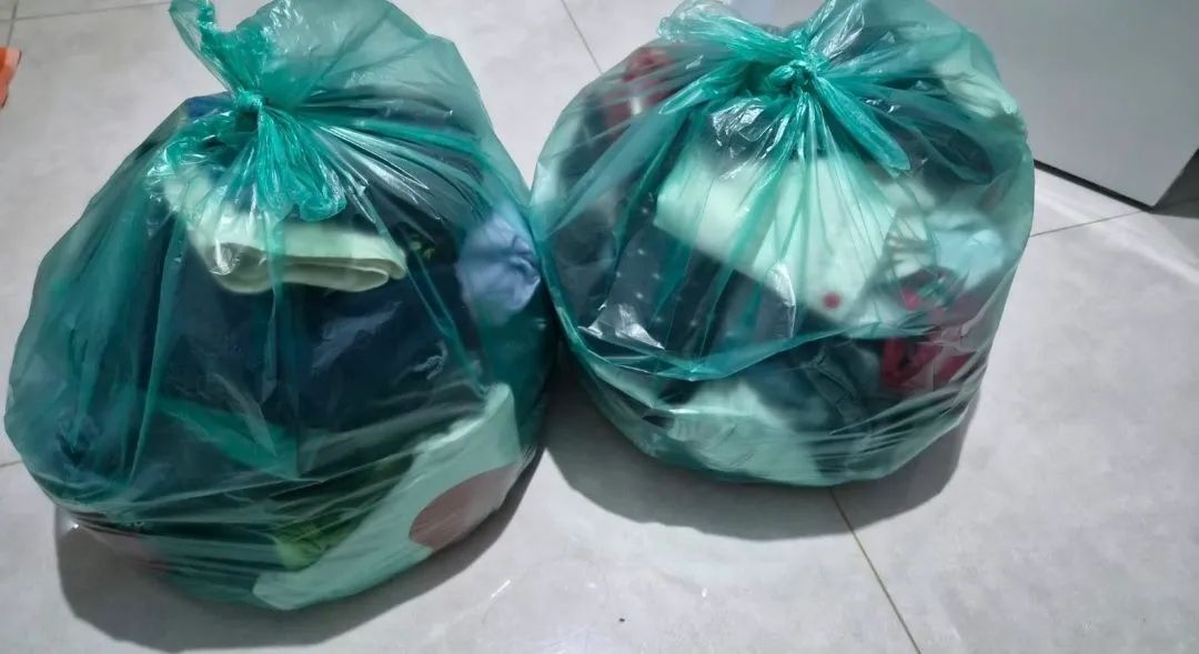 Lote de Roupas Usadas ( 77 peças )