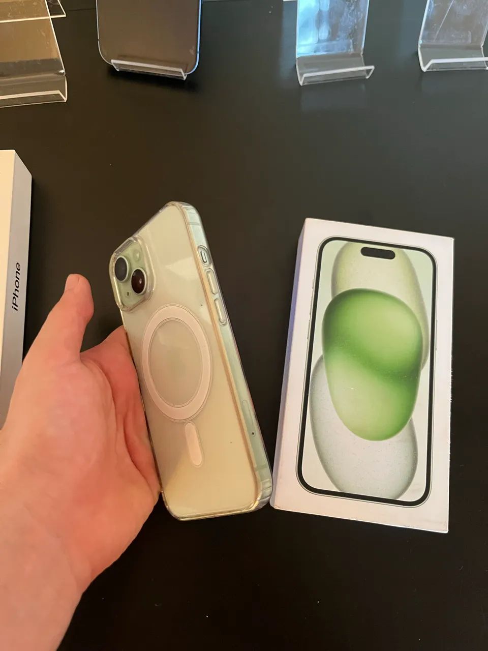 Iphone 15 em excelente estado, bateria em 83 - Foto 2
