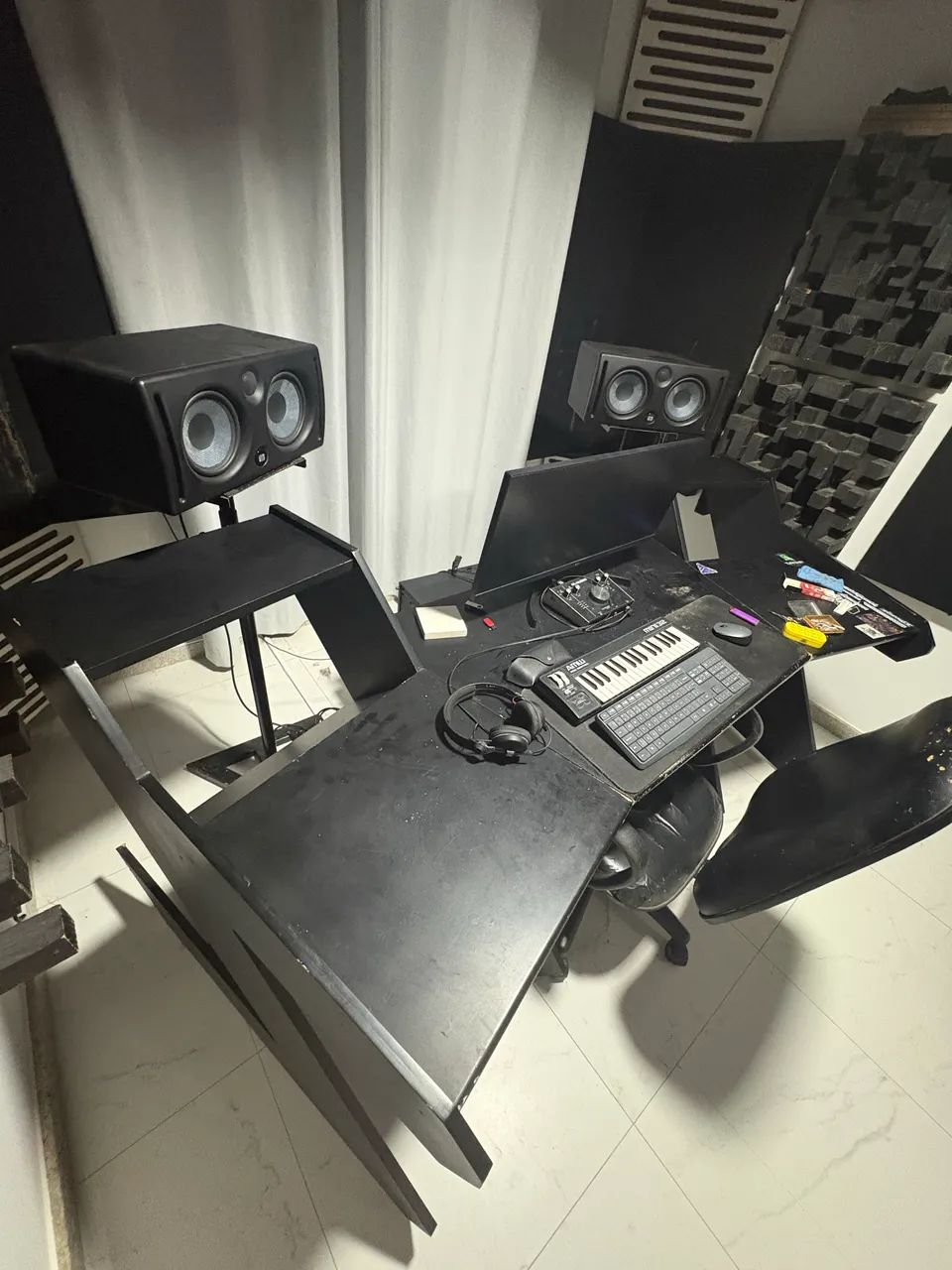 Mesa Studio Desk  - Foto 4