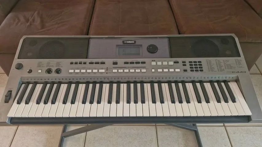 Teclado Yamaha e443 + suporte