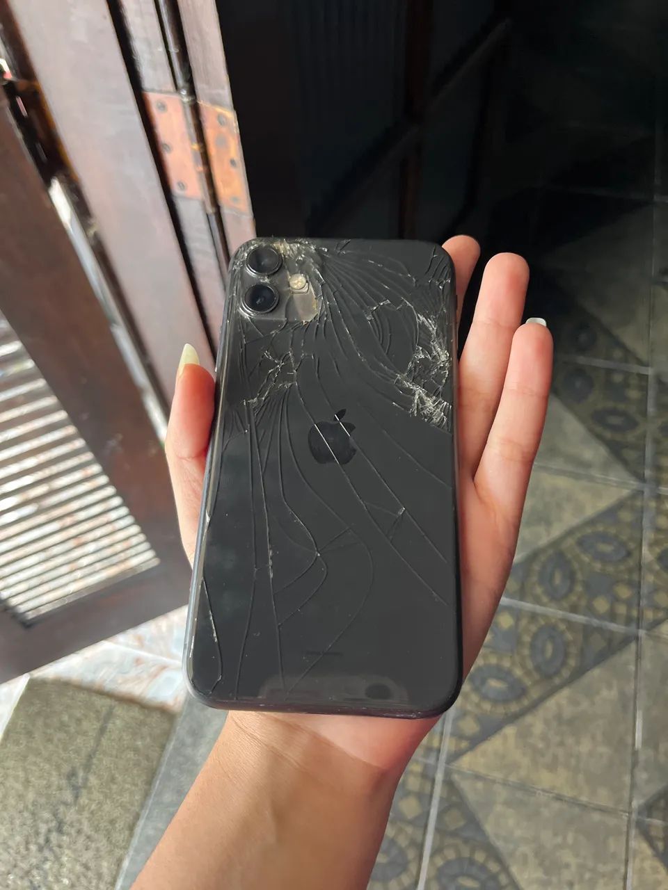 iPhone 11 traseira quebrada  - Foto 4