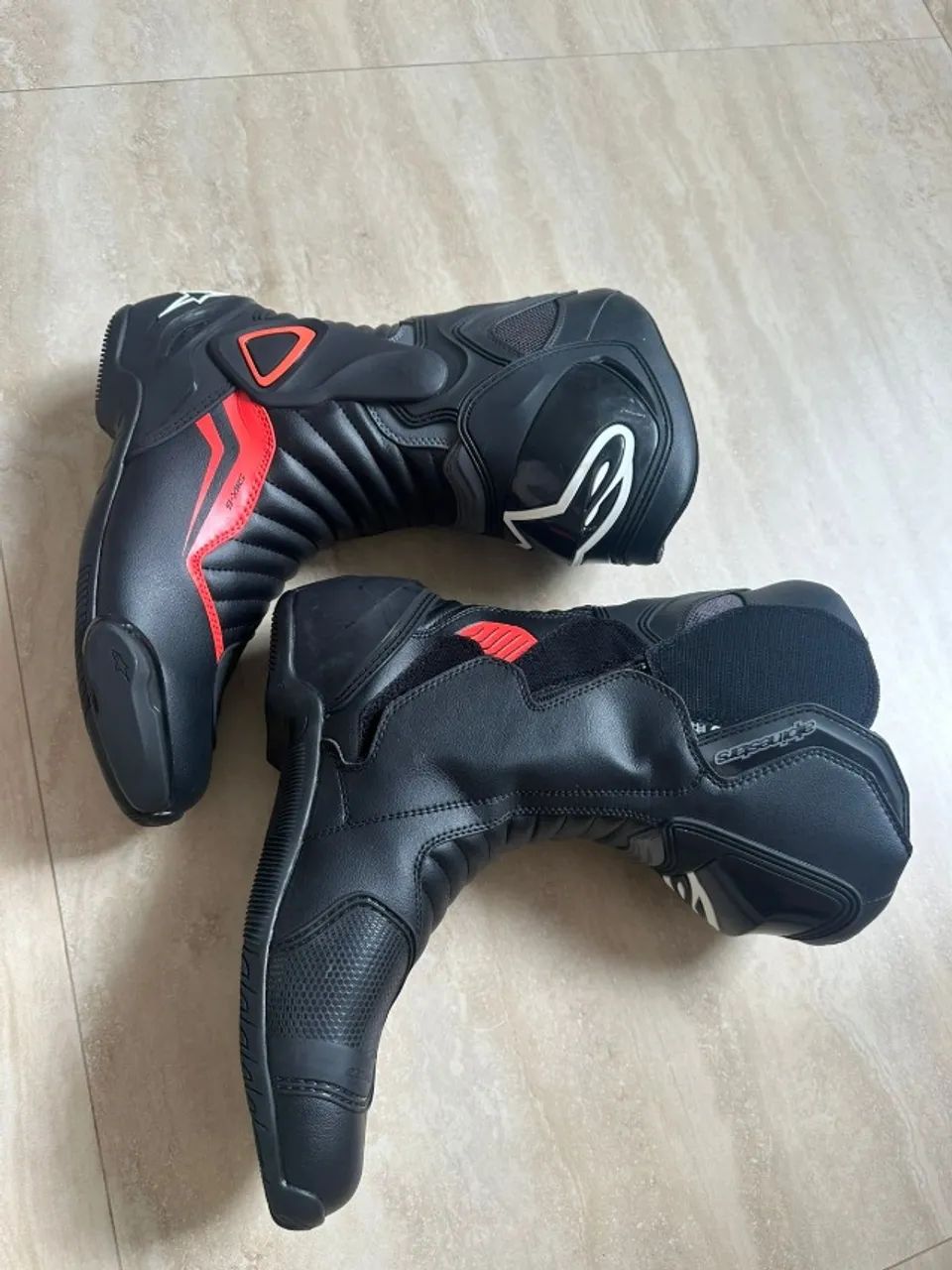 Bota Alpinestars SMX-6 V2 (colorway preto/vermelho fluo), Tamanho