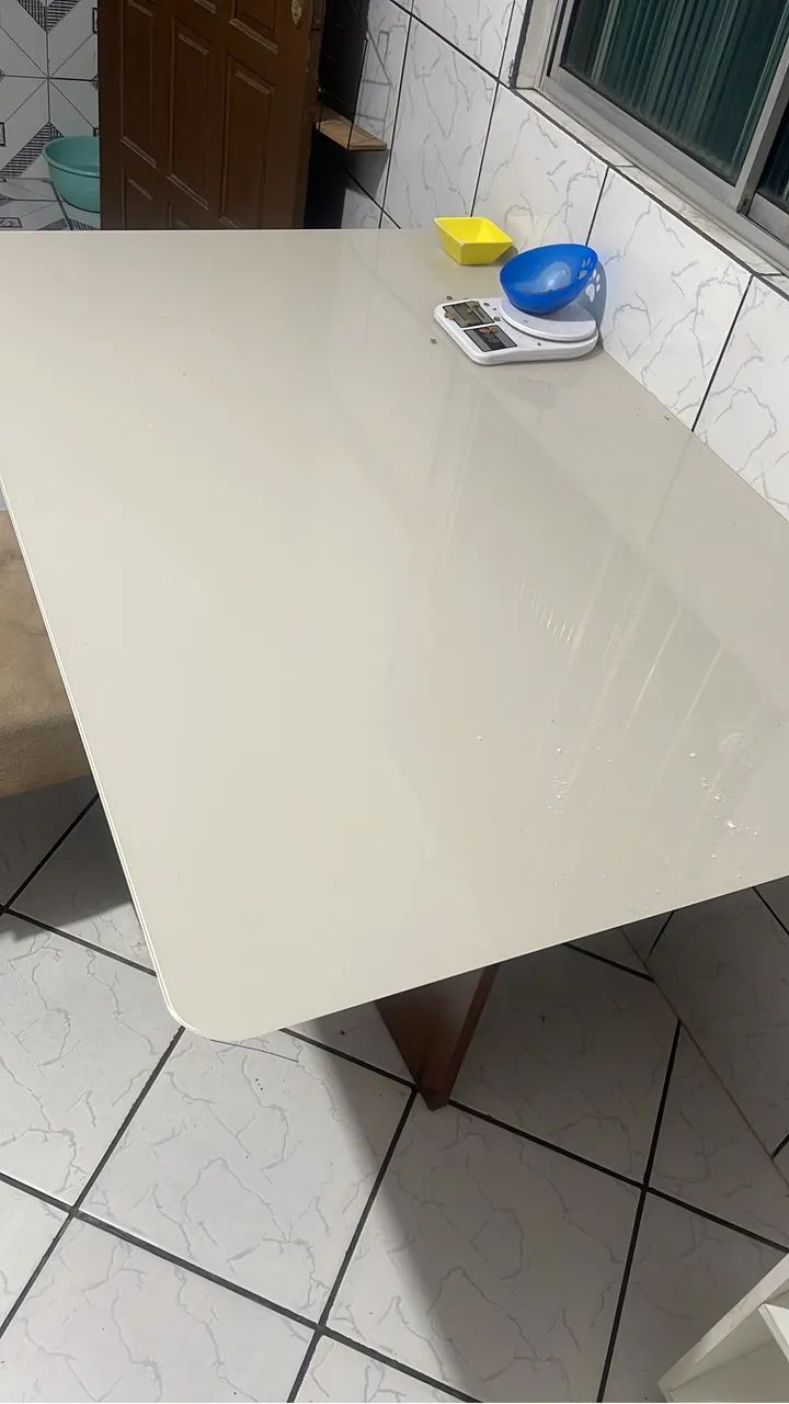 Mesa sem cadeira 