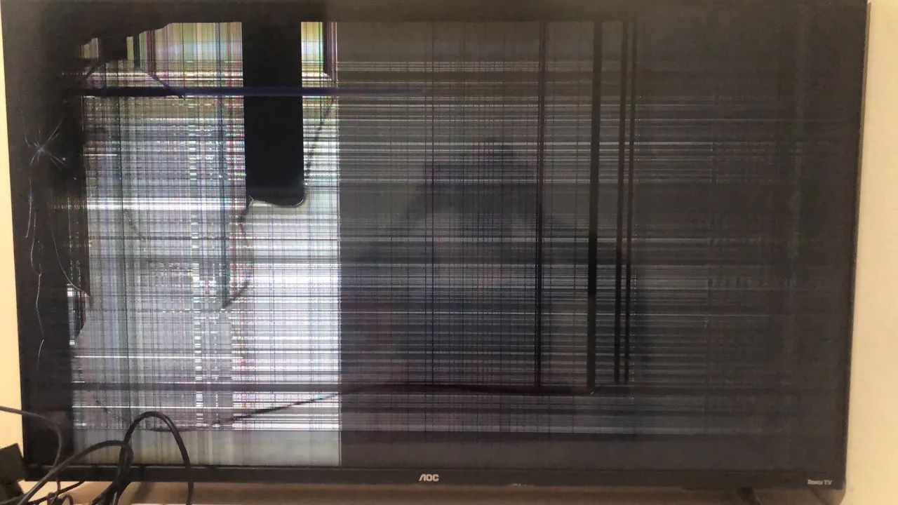 Vendo Tv 43 polegadas para retirada de peças 