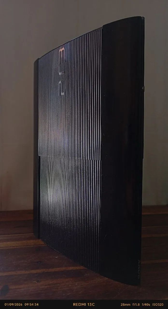 PS3 Super Slim Semi-novo  - Foto 3