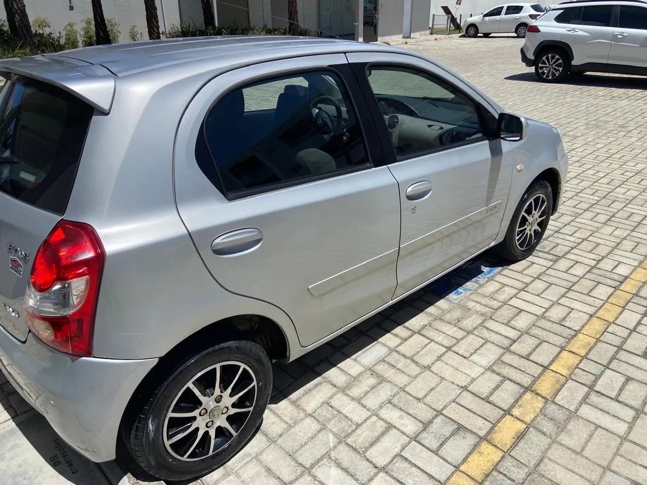 Toyota Etios 1.3 16V FLEX 2013