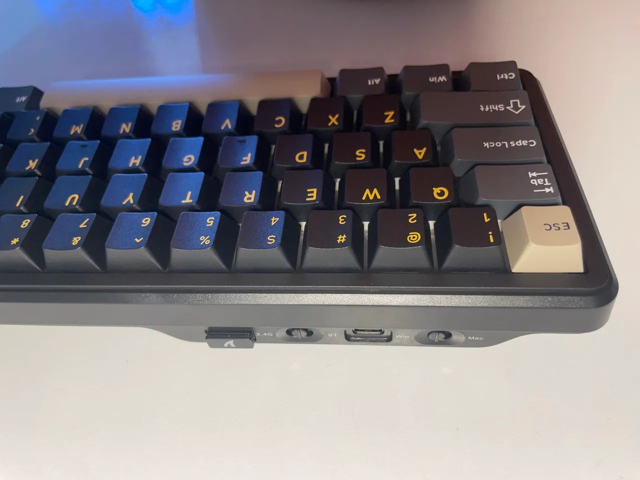Teclado Mecânico sem fio Attack Shark ? Tri-Mode (2.4G / Bluetooth 5.0 / USB-C). Novo - Foto 2