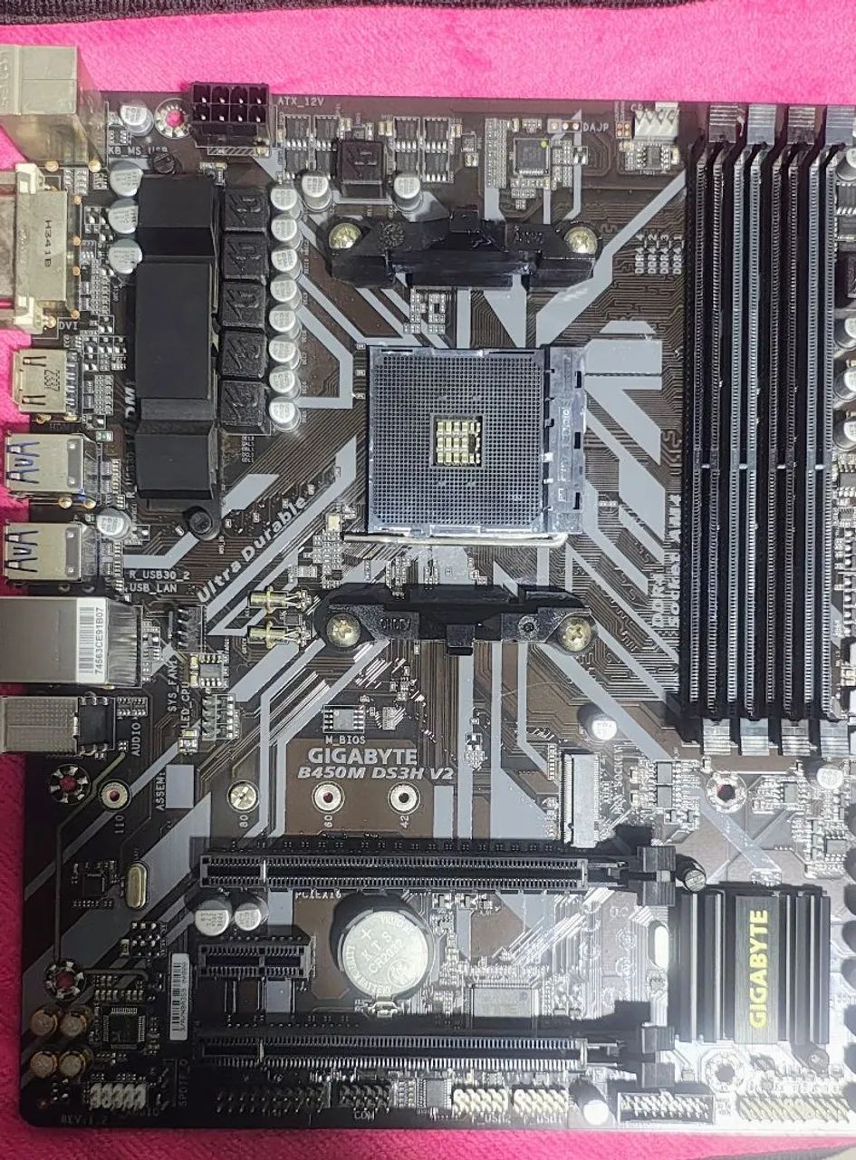 Placa Mãe B450M DS3H V2 AM4 DDR4 Gigabyte