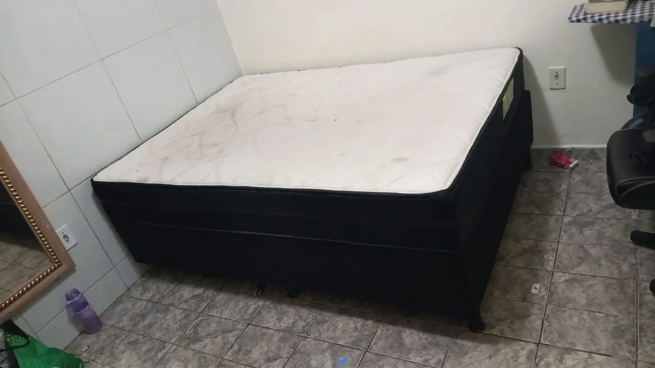 Cama de casal box semi-nova. Para sair logo