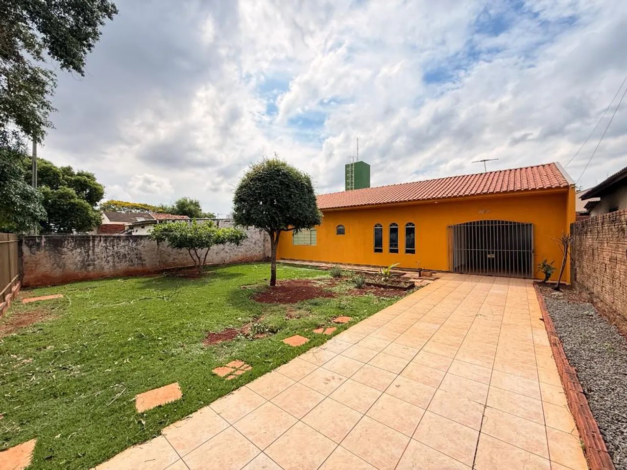 Casa para alugar em Maringá, Jardim Universo, com 3 quartos, com 69.68 m² - Foto 2