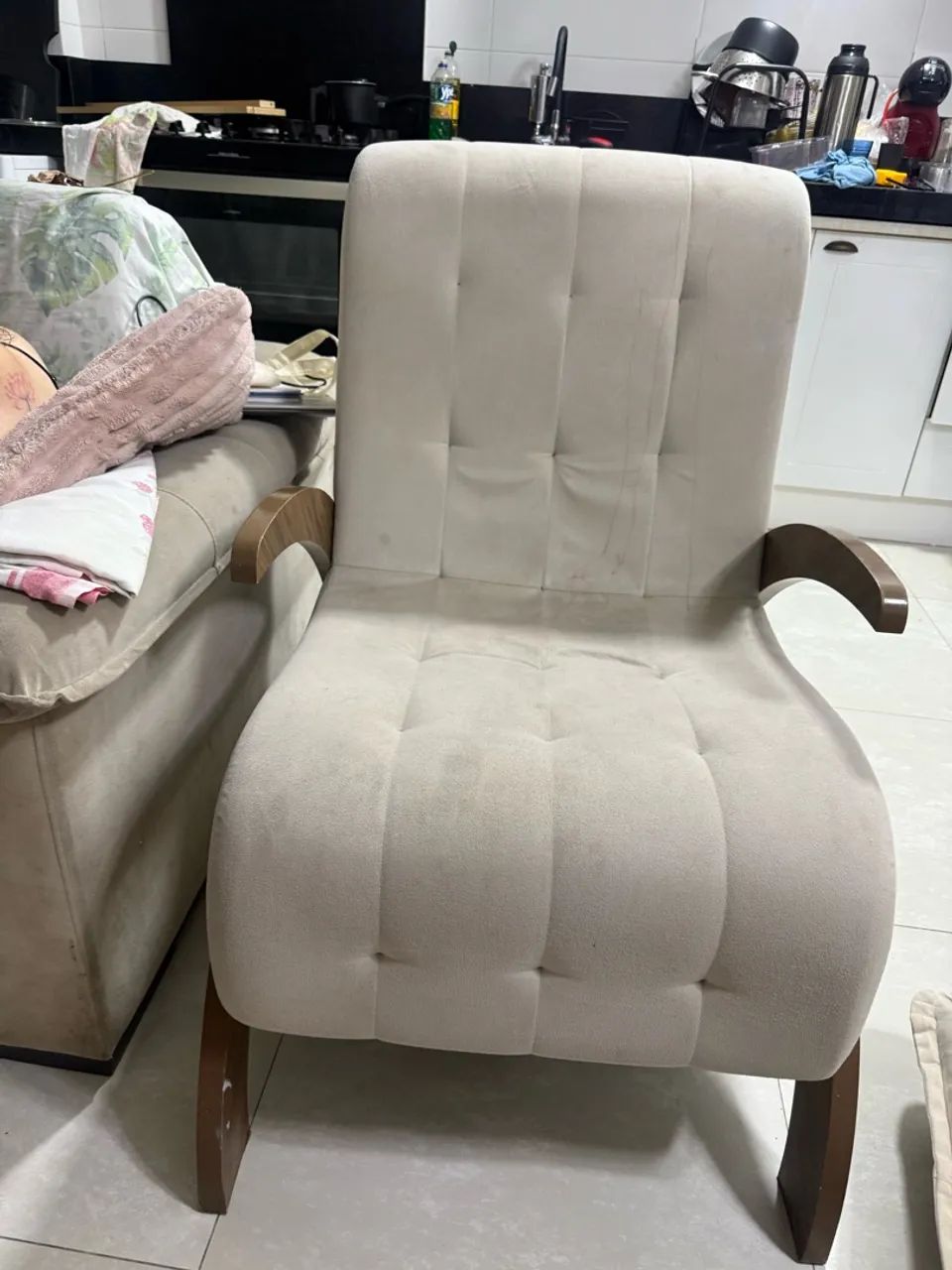 Poltrona grande confortável creme