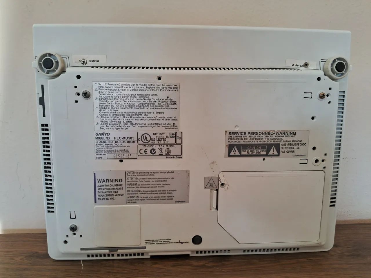 Projetor  Sanyo  XU105  - Foto 4