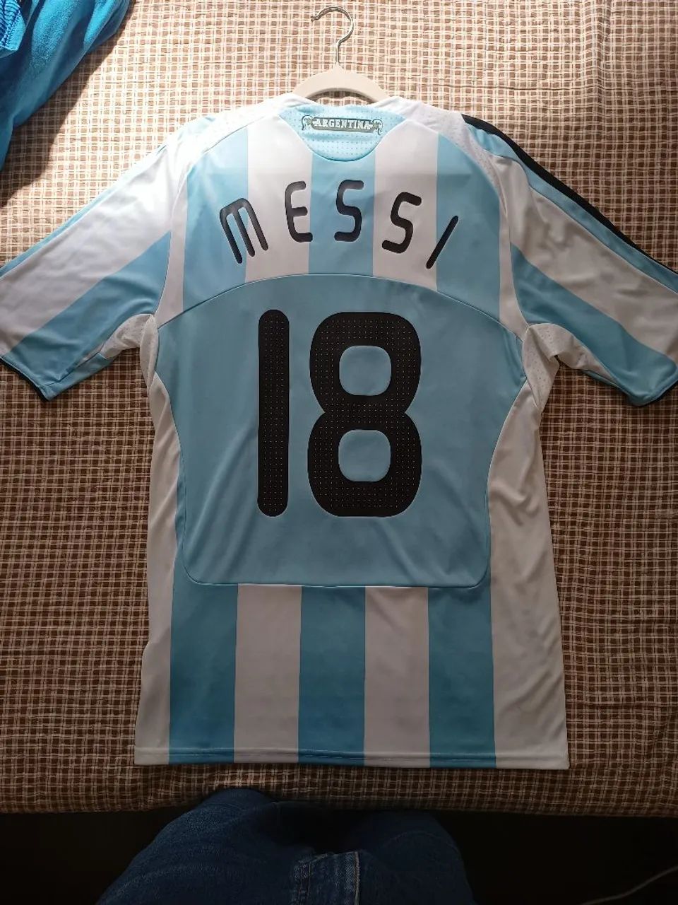 Camisa oficial Argentina Messi "18" - Foto 2