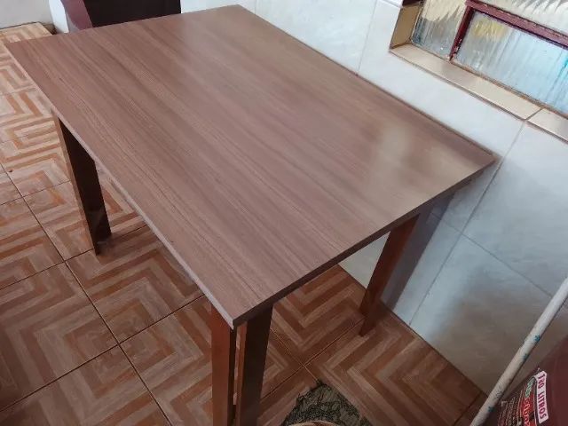 Mesa seminova de madeira 
