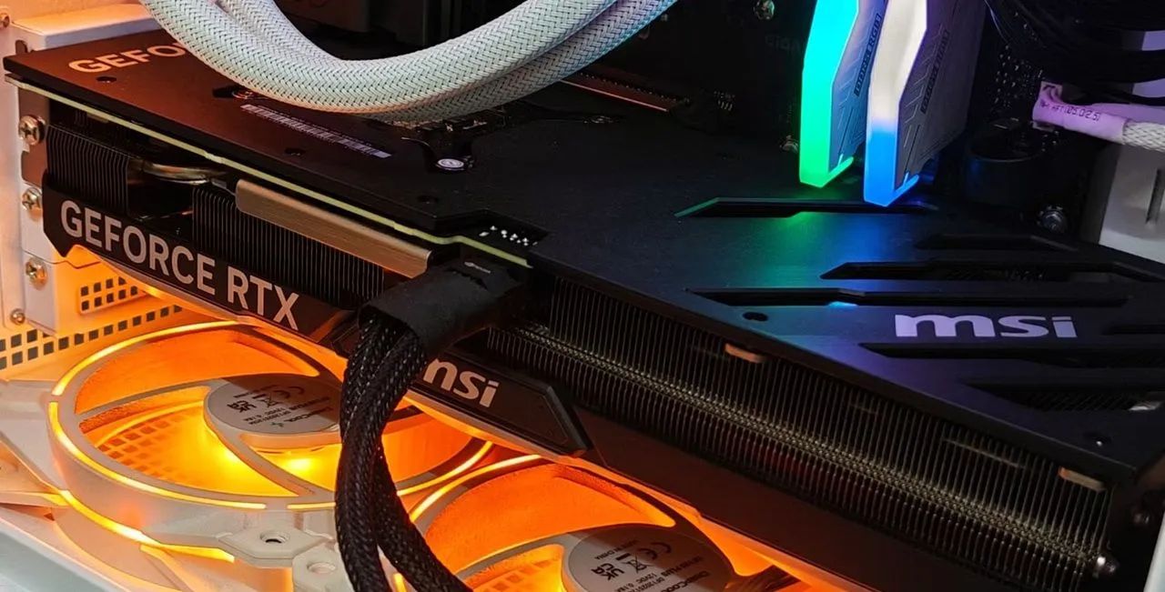 MSI 4070 SUPER 3X  - Foto 4