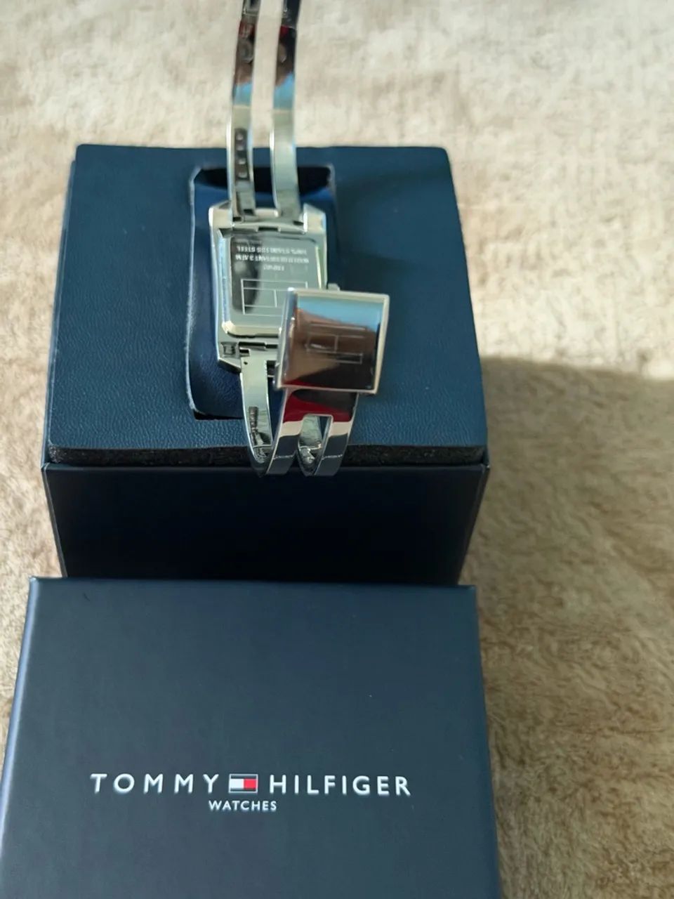 Relógio Tommy 100 por cento original valor R$1.600 - Foto 2