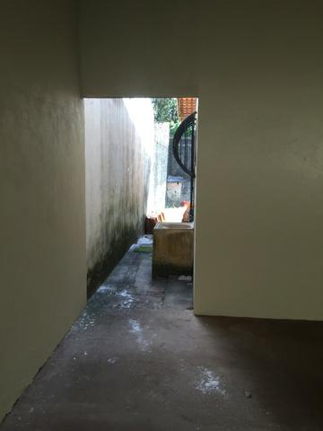Excelente casa 100% Documentada, 2/4, Condomínio Imperial, ao lado do COPM, Financiável - Foto 4