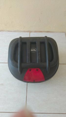 Vendo baú para moto