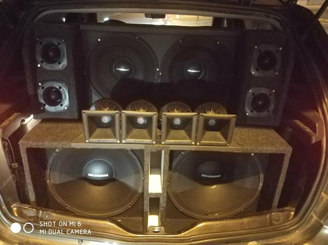 Som automotivo potência 2400 rms