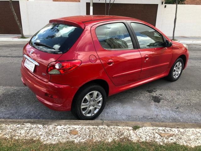 Peugeot 207 hatch 1.4 completo 2014 34.000km única dona - Foto 2