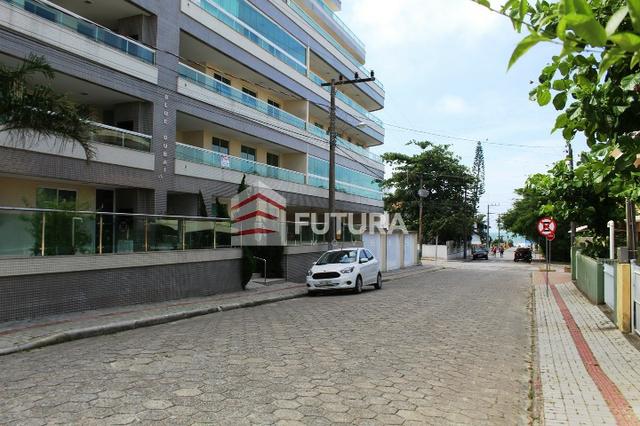 Apartamento Diferenciado 3 Dormitórios a 50m da Praia Em-Bombas SC