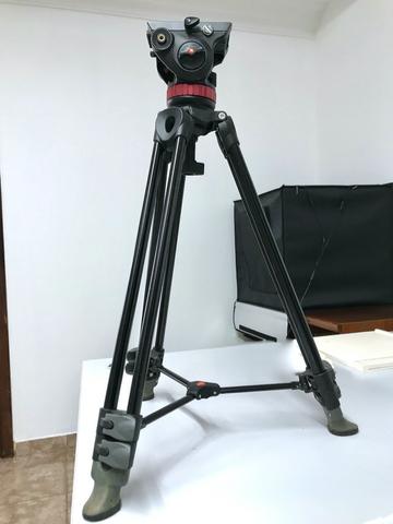 Tripé e cabeça hidráulica Manfrotto MVT502AM e MVH502A