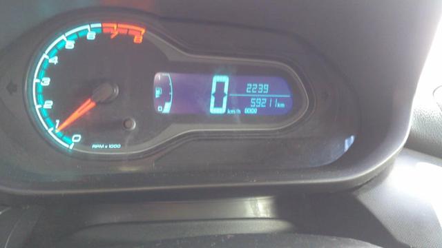 Onix 1.0 Flex 2014 completo 60km (GNV) muito conservado - Foto 17