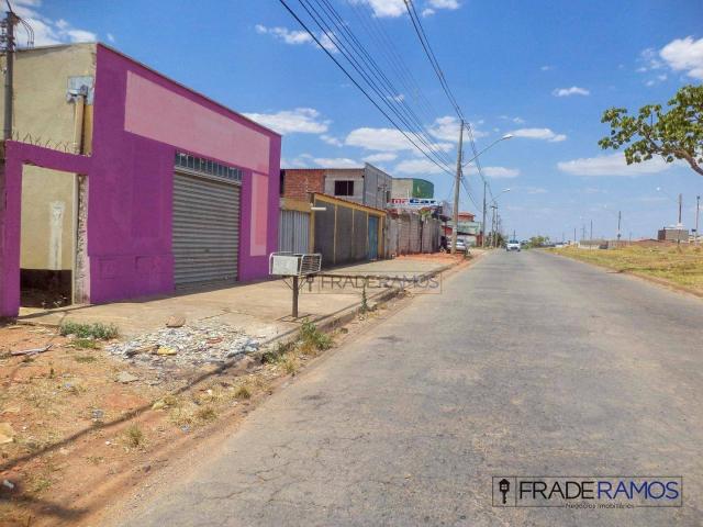 Sala comercial com 01 banheiro | Av. Americano do Brasil | Solar Bougainville