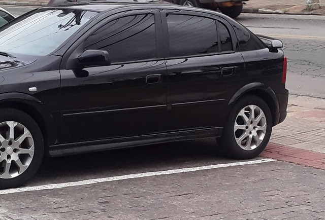 Astra hatch preto